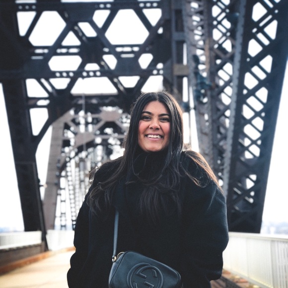 Meet your Posher, Zahra - Picture 1 of 1